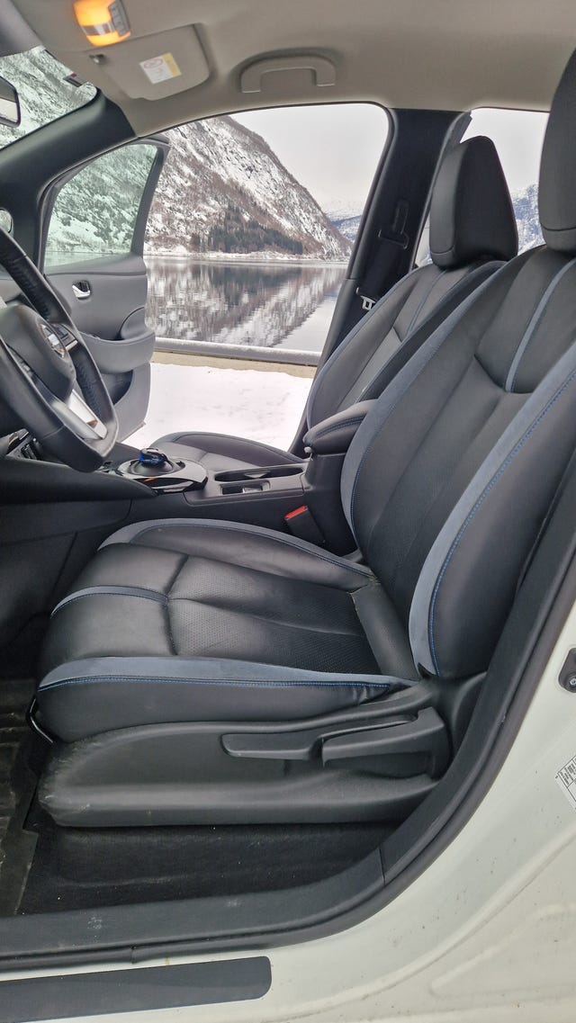 2018 NISSAN LEAF - 45