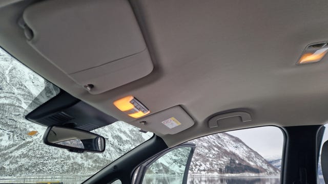 2018 NISSAN LEAF - 40