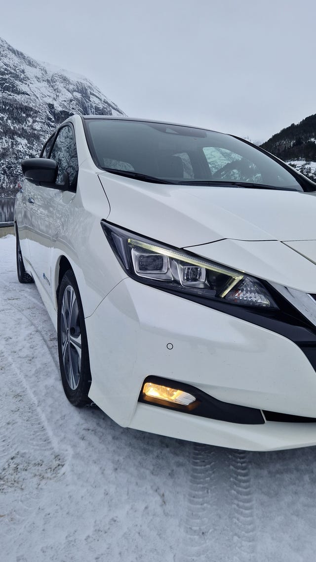 2018 NISSAN LEAF - 26