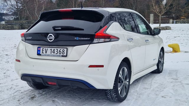 2018 NISSAN LEAF - 18