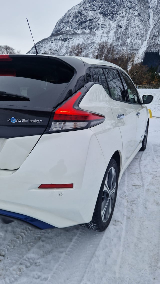 2018 NISSAN LEAF - 25