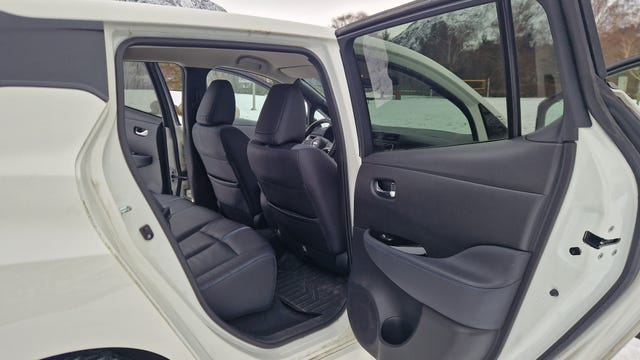 2018 NISSAN LEAF - 33