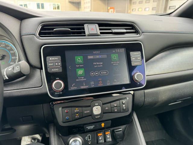 2021 NISSAN LEAF - 32