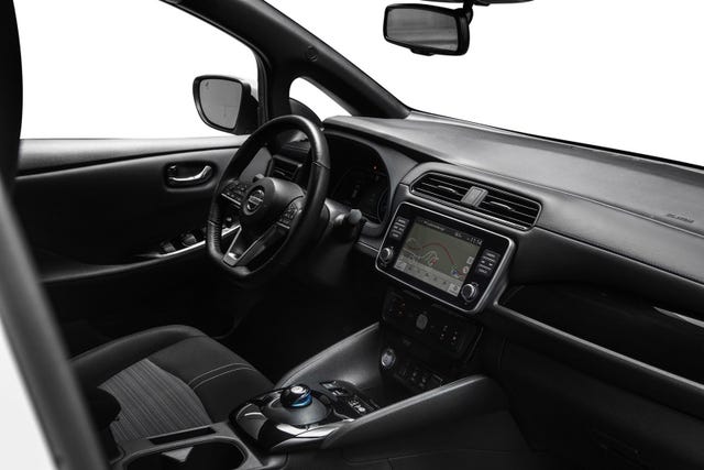 2021 NISSAN LEAF - 24