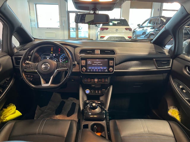2020 NISSAN LEAF - 11