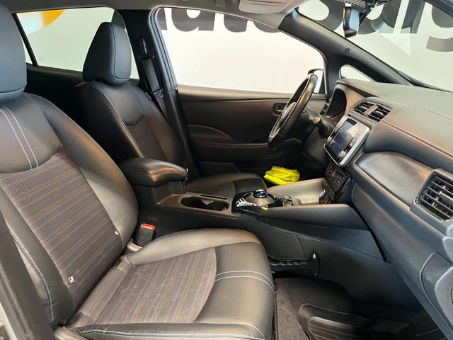 2020 NISSAN LEAF - 8