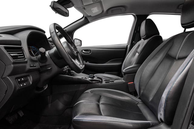 2018 NISSAN LEAF - 11