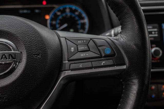 2018 NISSAN LEAF - 18
