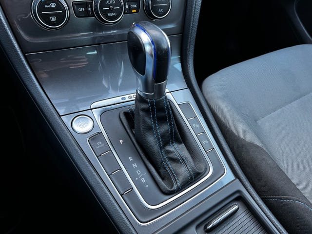 2015 VOLKSWAGEN GOLF - 26
