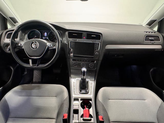 2015 VOLKSWAGEN GOLF - 9