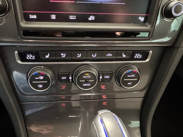 2015 VOLKSWAGEN GOLF - 25