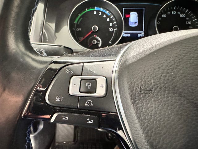 2015 VOLKSWAGEN GOLF - 15