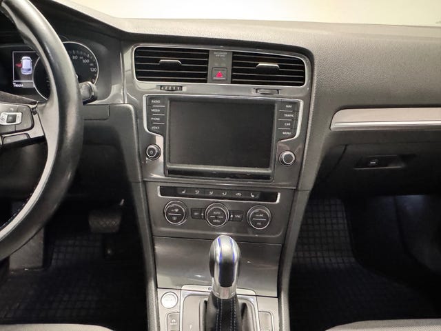 2015 VOLKSWAGEN GOLF - 20