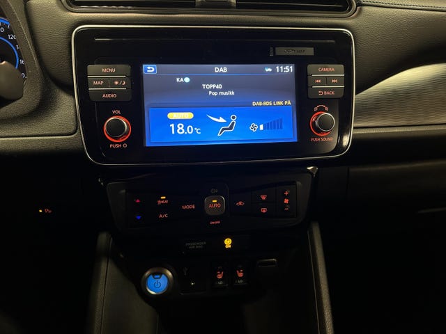 2018 NISSAN LEAF - 18