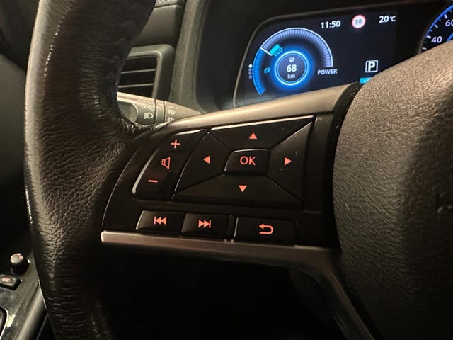 2018 NISSAN LEAF - 11