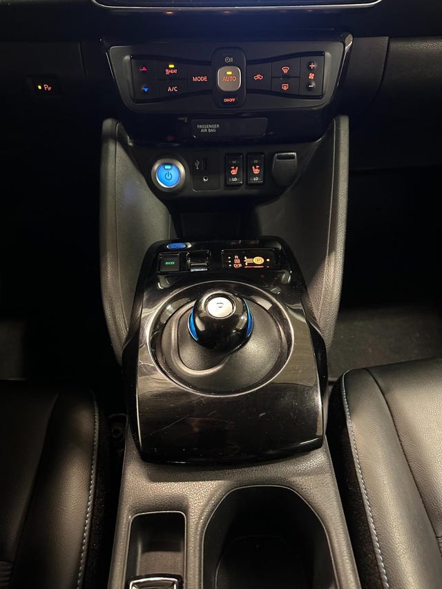 2018 NISSAN LEAF - 15