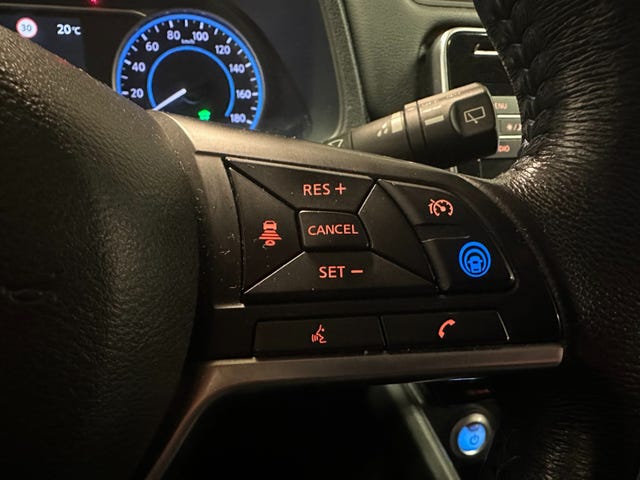 2018 NISSAN LEAF - 12