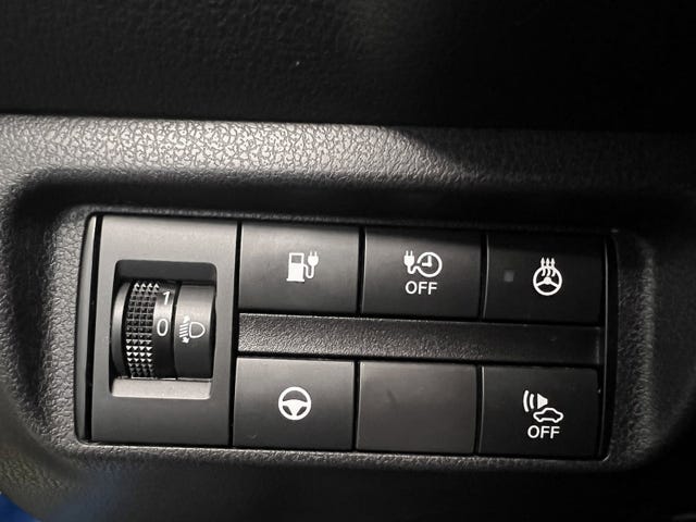 2021 NISSAN LEAF - 21