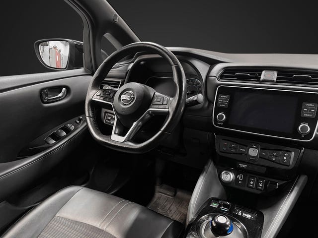 2021 NISSAN LEAF - 11