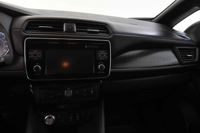2018 NISSAN LEAF - 17