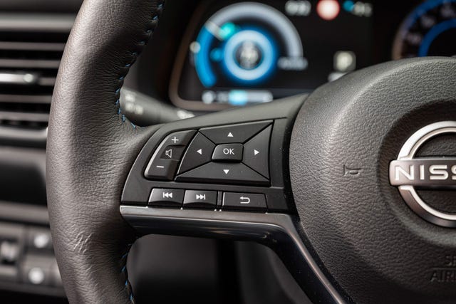 2022 NISSAN LEAF - 12