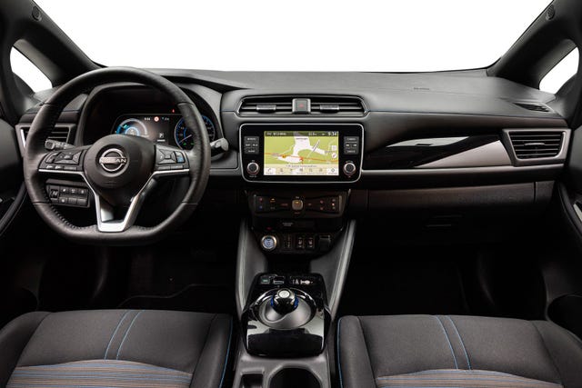 2022 NISSAN LEAF - 10