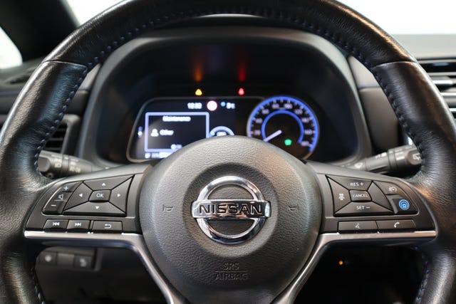 2018 NISSAN LEAF - 18