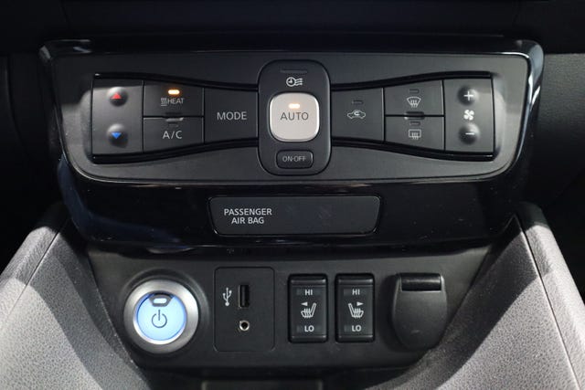 2018 NISSAN LEAF - 19