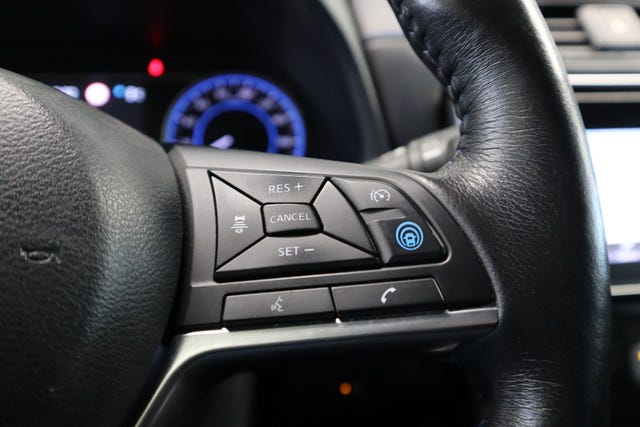 2018 NISSAN LEAF - 17