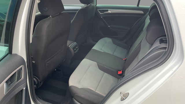 2015 VOLKSWAGEN GOLF - 24