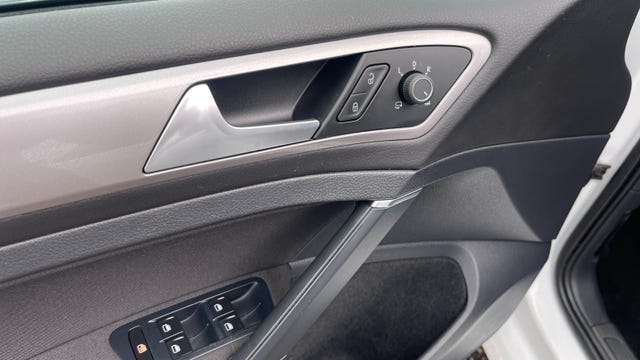 2015 VOLKSWAGEN GOLF - 11