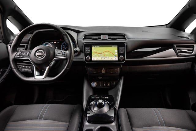 2022 NISSAN LEAF - 10