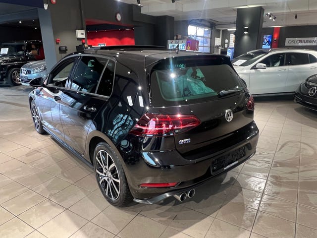 WVWZZZAUZHW850814 2018 VOLKSWAGEN GOLF-1
