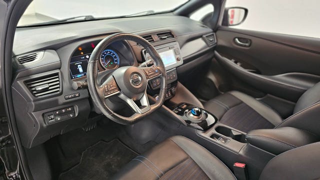 2018 NISSAN LEAF - 35