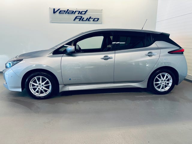 SJNFAAZE1U0023887 2018 NISSAN LEAF-2