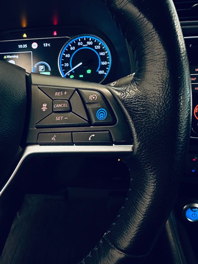2018 NISSAN LEAF - 15