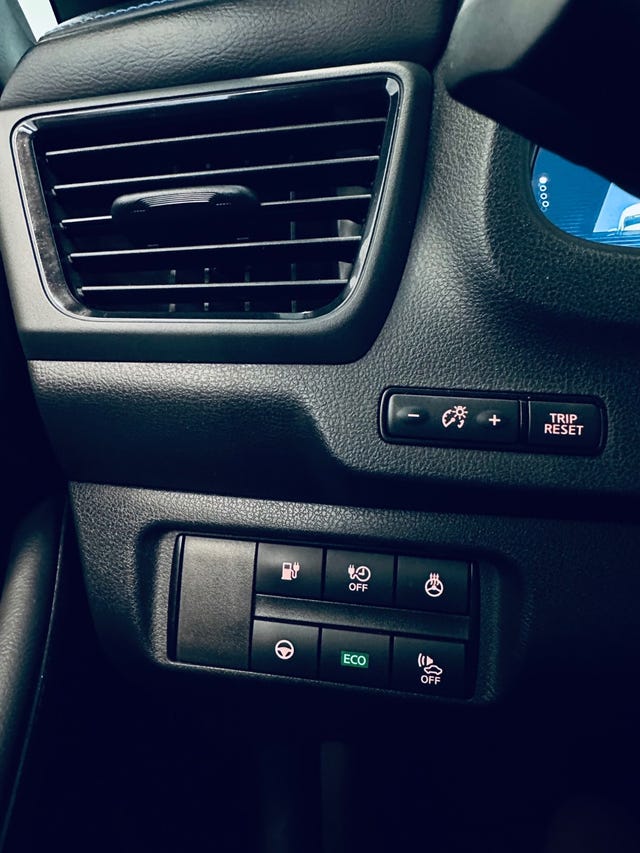 2018 NISSAN LEAF - 17