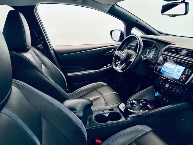 2018 NISSAN LEAF - 8