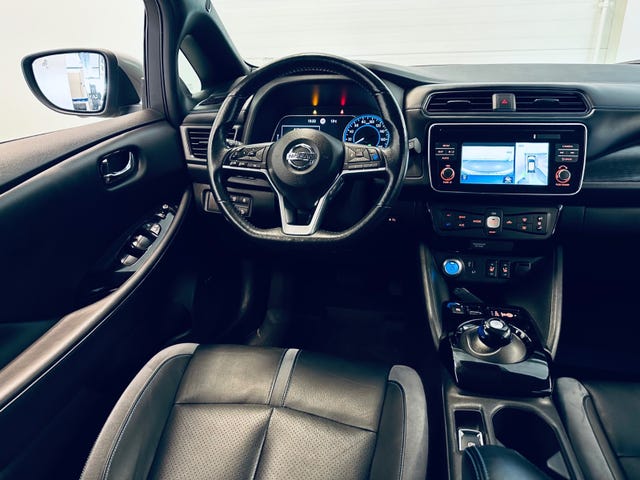2018 NISSAN LEAF - 9