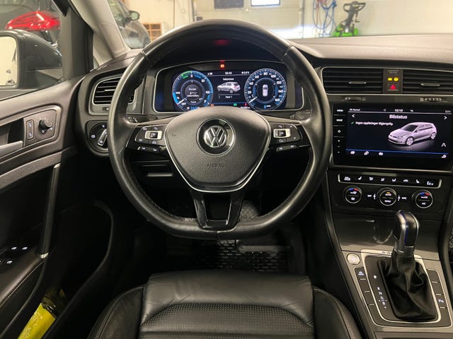 2018 VOLKSWAGEN GOLF - 22