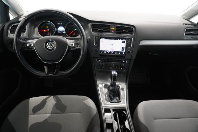 2015 VOLKSWAGEN GOLF - 11