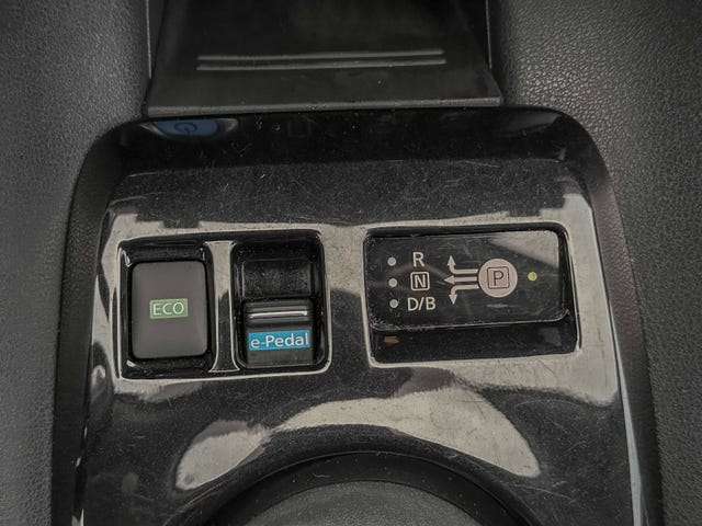 2020 NISSAN LEAF - 19