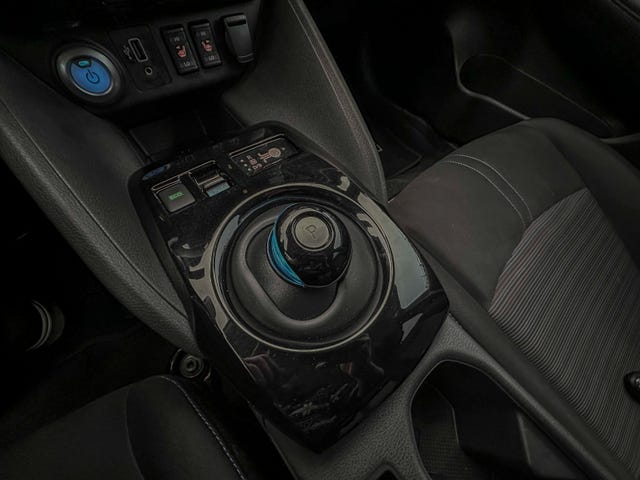2020 NISSAN LEAF - 18