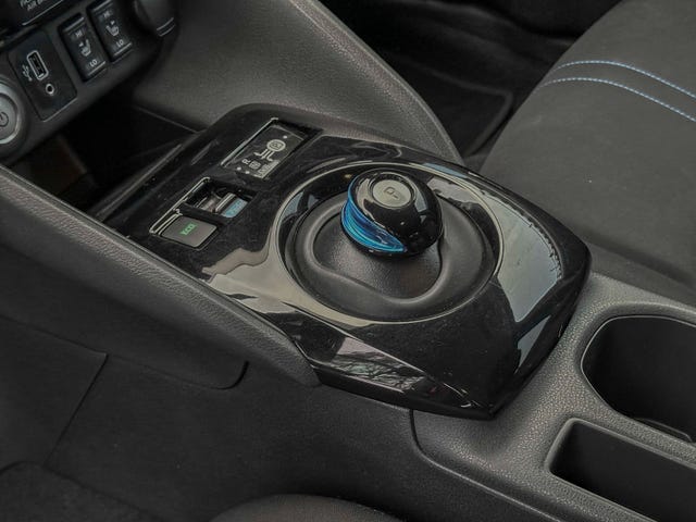 2020 NISSAN LEAF - 12