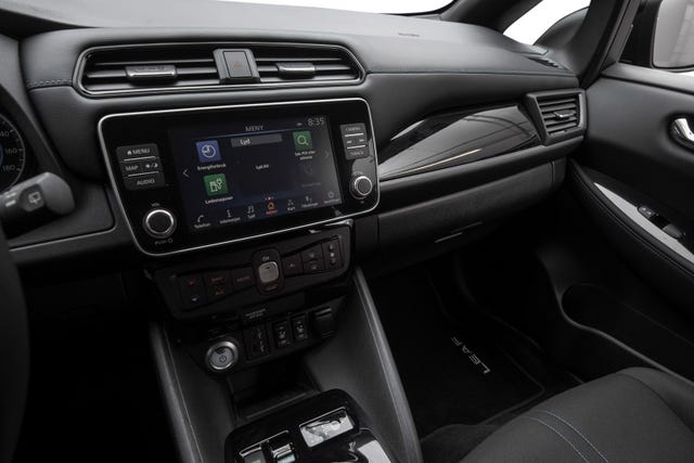 2022 NISSAN LEAF - 13