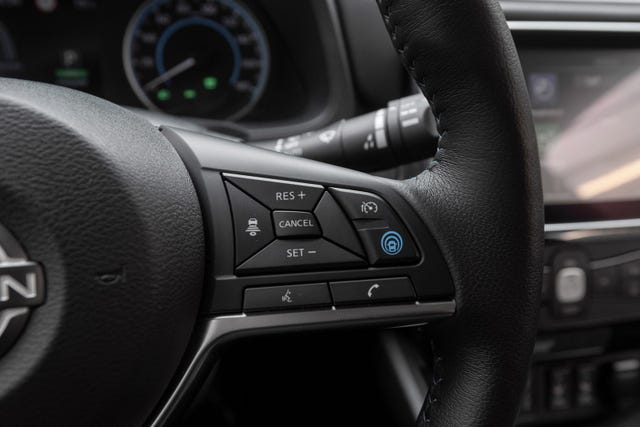 2022 NISSAN LEAF - 10