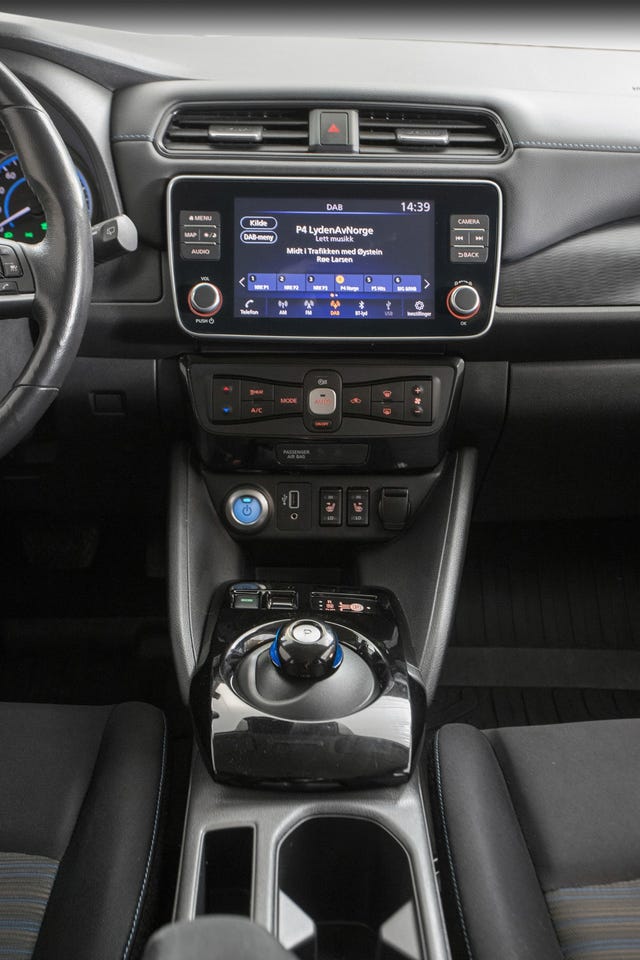 2020 NISSAN LEAF - 18