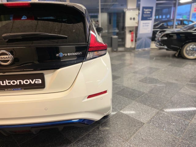 2020 NISSAN LEAF - 10