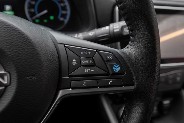 2022 NISSAN LEAF - 10