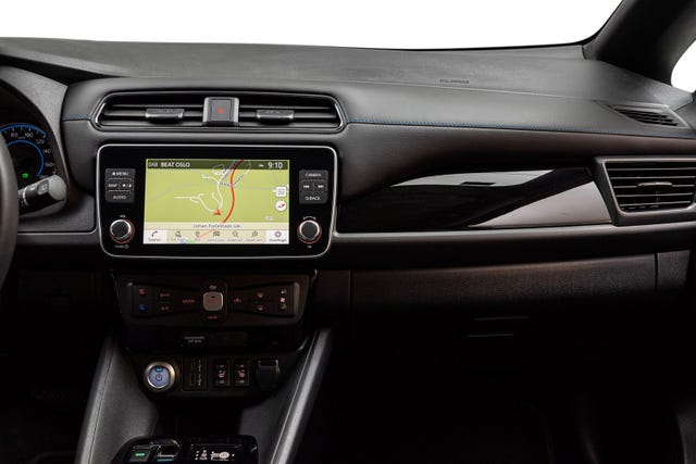 2022 NISSAN LEAF - 18